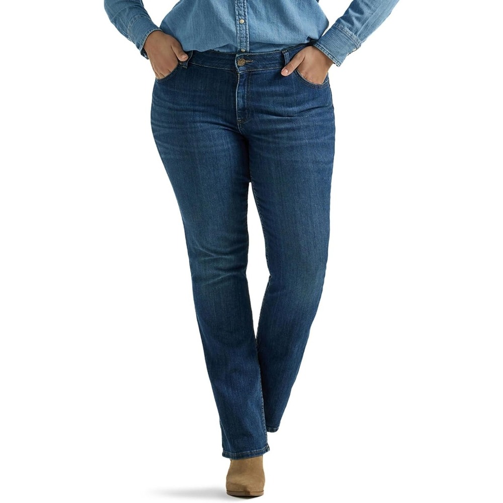Lee‎ Women's Plus Size Legendary Mid Rise Bootcut Jean Compass 24W Long